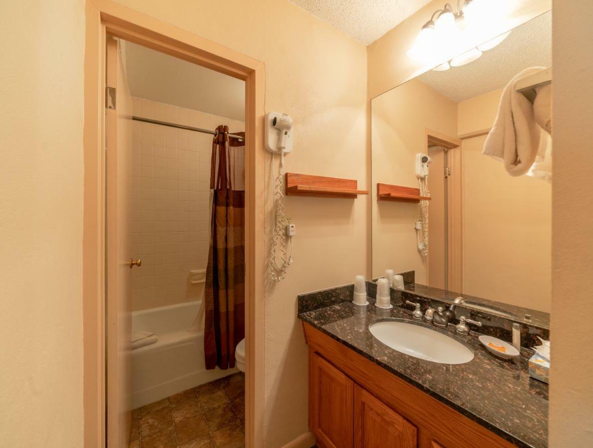 סנואומאס ווילג' Mountain Chalet Snowmass מראה חיצוני תמונה